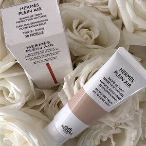 HERMES Hermès Plein Air, Complexion balm, 30 Fiscille
$90 NIB FREE SHIPPING